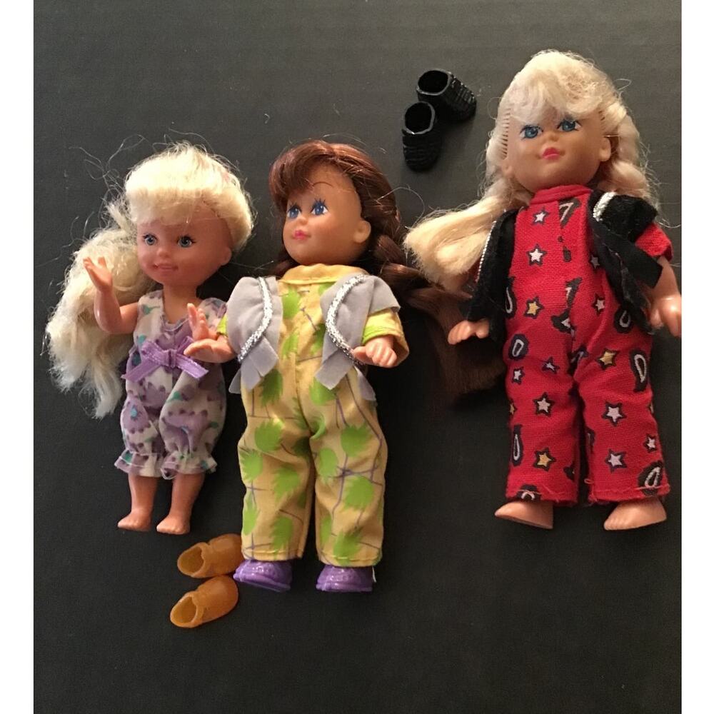 Vintage Kid Kore Dolls Moveable Set of 3 baby dolls Clothes shoes
